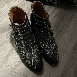 Susanna “style” boots stud silver black size 6